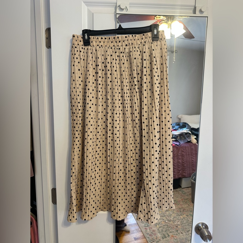 Polka Dot Pleated Skirt